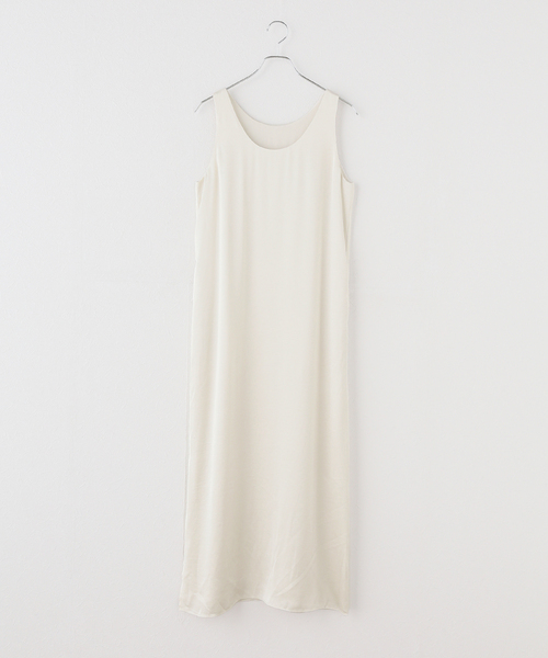 plage(プラージュ)の「《新宿店・WEB限定》Eclat satin ワンピース(ワンピース・レディース・ブラック/アイボリー・34/38/36)」の7枚目の写真