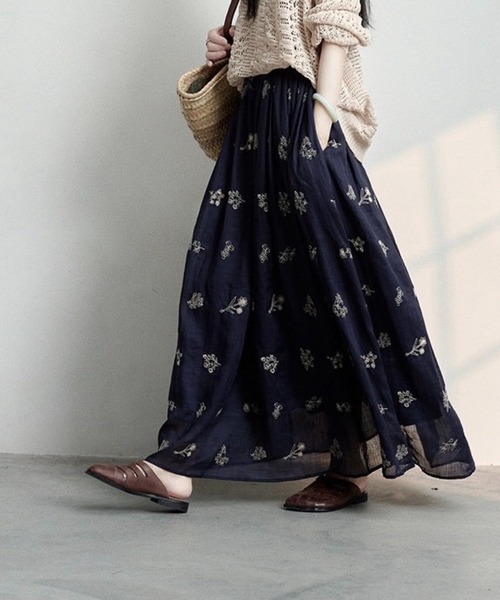 SHOUYO（ショウヨウ）の「花柄刺繡ロングスカート（スカート・レディース・ネイビー・M）」の4枚目の写真