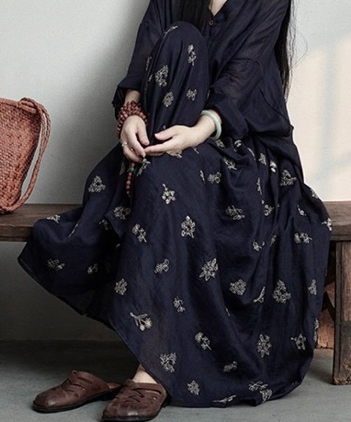 SHOUYO（ショウヨウ）の「花柄刺繡ロングスカート（スカート・レディース・ネイビー・M）」の5枚目の写真