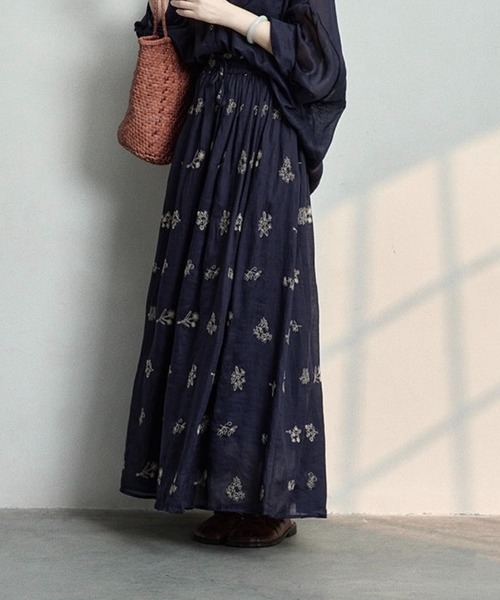 SHOUYO（ショウヨウ）の「花柄刺繡ロングスカート（スカート・レディース・ネイビー・M）」の9枚目の写真