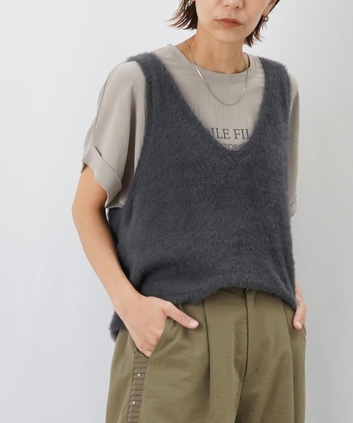 LUCA/LADY LUCK LUCA（ルカ/レディラックルカ）の「LC/LLL シャギー短丈ベスト（ベスト・レディース・ベージュ/チャコールグレー・FREE）」の3枚目の写真