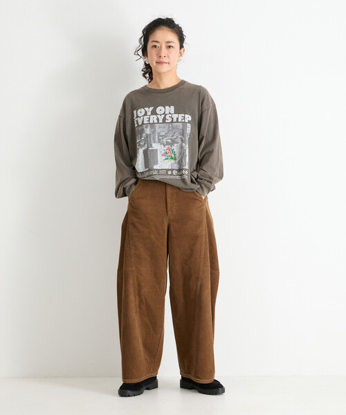 Freada(フリーダ)の「Freada/フリーダ コーデュロイ カーブ ワイド パンツ(その他パンツ・レディース・キャメル/ダークブラウン・SMALL/MEDIUM)」の3枚目の写真