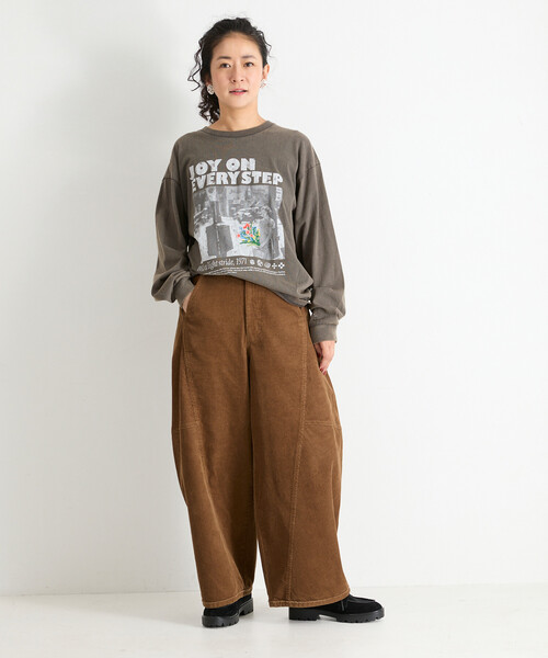 Freada(フリーダ)の「Freada/フリーダ コーデュロイ カーブ ワイド パンツ(その他パンツ・レディース・キャメル/ダークブラウン・SMALL/MEDIUM)」の7枚目の写真