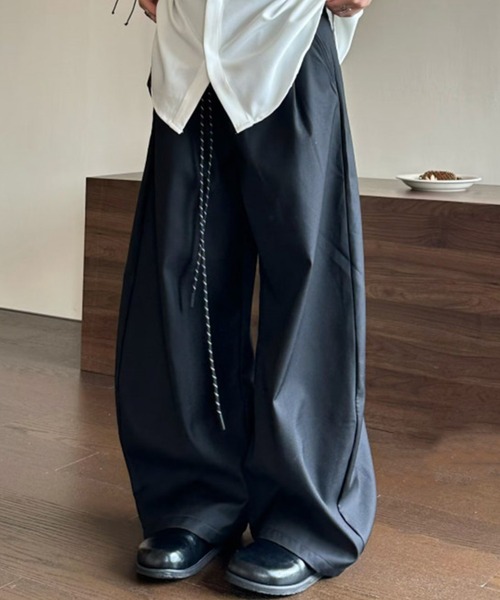 WYZ wear(ダブリューワイジィーウェア)の「タックワイドバギーパンツ/ユニセックス(その他パンツ・メンズ・ライトベージュ/ブラック・M/L/XL)」の11枚目の写真