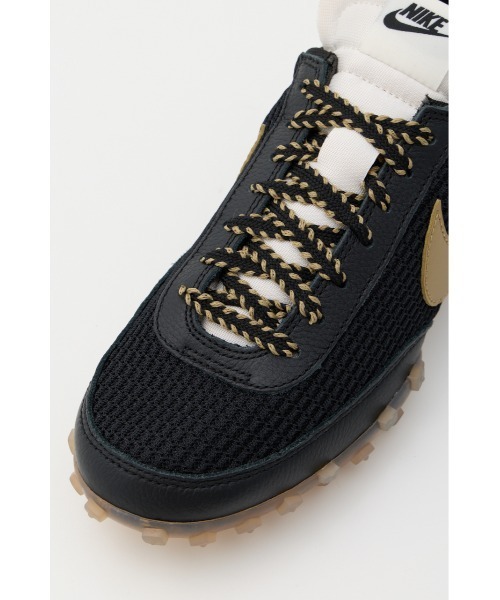 NIKE(ナイキ)の「ワッフル レーサー SE(スニーカー・レディース・ブラック・25cm/24.5cm/24cm)」の6枚目の写真