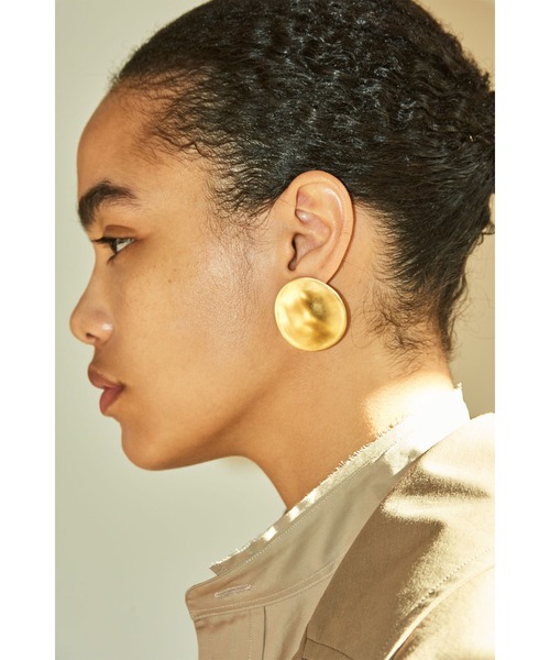 YLEVE(イレーヴ)の「YLEVE / CIRCLE EARRING(ピアス(片耳用)・レディース・ゴールド・FREE)」の2枚目の写真
