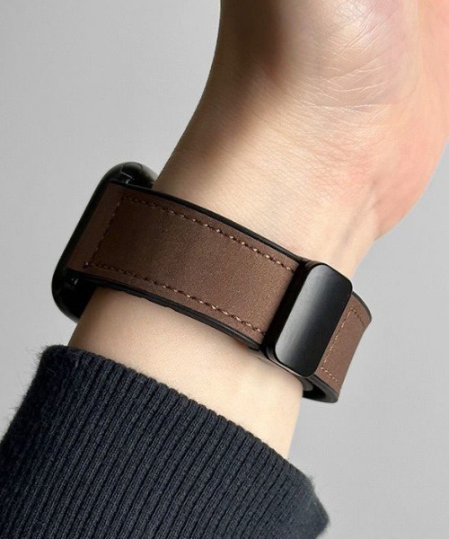 Fun & Daily（ファンアンドデイリー）の「F&D : フェイクレザー Apple Watch Band（デジタル腕時計・メンズ・ブラウン/ブラック・40mm/44mm）」の4枚目の写真