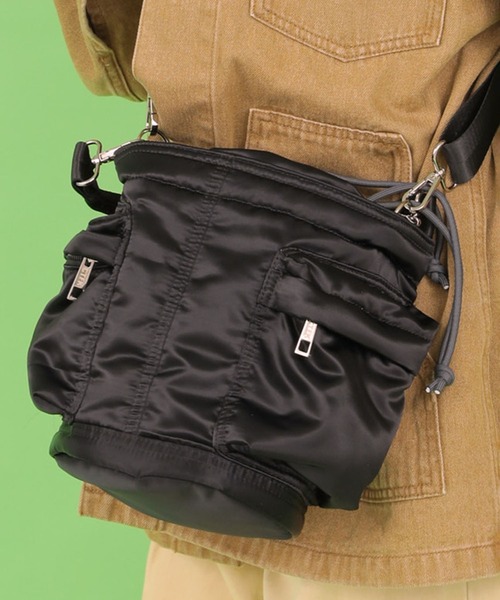 CONTROL FREAK / CTFK(コントロールフリーク)の「CONTROL FREAK / CTFK(コントロールフリーク/シーティーエフケー)ダブルポケットバケットバッグ(ショルダーバッグ・レディース・ブラック/カーキ・FREE)」の6枚目の写真