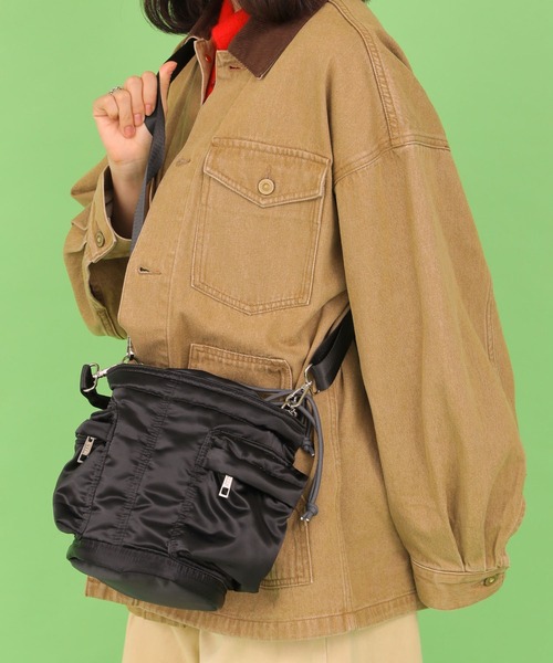 CONTROL FREAK / CTFK(コントロールフリーク)の「CONTROL FREAK / CTFK(コントロールフリーク/シーティーエフケー)ダブルポケットバケットバッグ(ショルダーバッグ・レディース・ブラック/カーキ・FREE)」の5枚目の写真