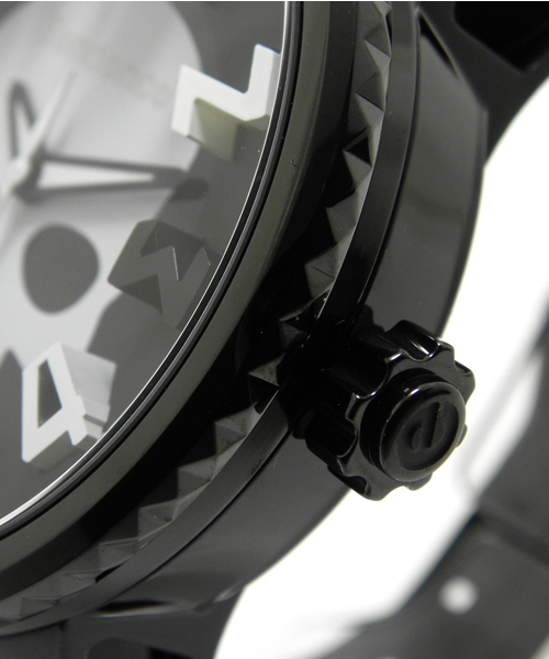 Tendence（テンデンス）の「Tendence スカルデイト腕時計（アナログ腕時計・メンズ・ブラック・FREE）」の9枚目の写真