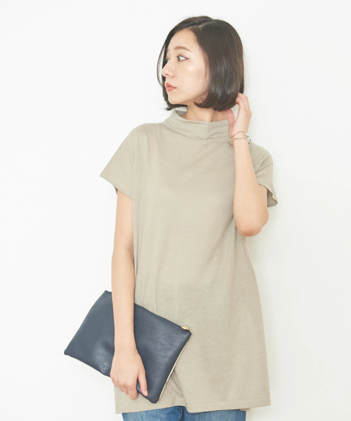 earth music&ecology（アースミュージックアンドエコロジー）の「ボトルネックスリットプルオーバー（ニット/セーター・レディース・グレイッシュベージュ/マスタード/レッド/ネイビー/オリーブ・FREE）」の2枚目の写真