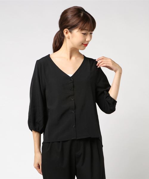 KOBE LETTUCE（コウベレタス）の「前後で着られる2way☆ツイストデザインシャツブラウス＊レディース/トップス[C3355]神戸レタス（シャツ/ブラウス・レディース・オフホワイト/グリーン/ブラック/マスタード・FREE）」の3枚目の写真
