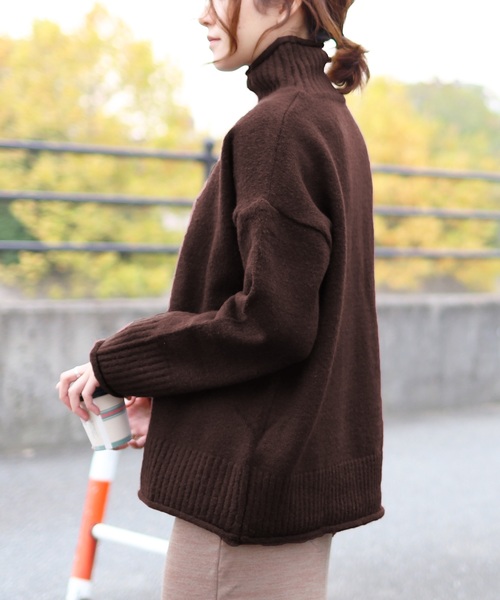 reca（レカ）の「ゆったりボリュームニットトップス（ニット/セーター・レディース・カーキ/ライトブラウン/ベージュ/ダークブラウン・FREE）」の2枚目の写真