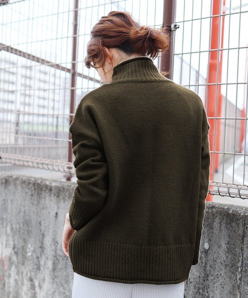 reca（レカ）の「ゆったりボリュームニットトップス（ニット/セーター・レディース・カーキ/ライトブラウン/ベージュ/ダークブラウン・FREE）」の17枚目の写真