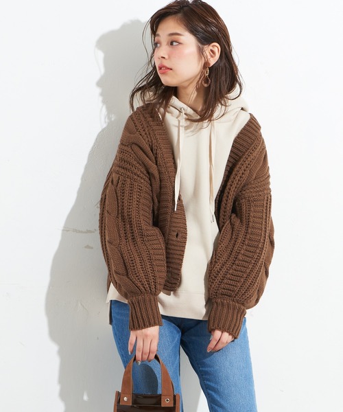 natural couture(ナチュラルクチュール)の「ケーブルショートカーデ(カーディガン/ボレロ・レディース・ベージュ/ブラウン/オフホワイト/オレンジ/ラベンダー・FREE)」の7枚目の写真