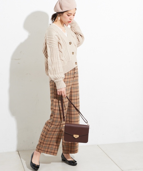 natural couture(ナチュラルクチュール)の「ケーブルショートカーデ(カーディガン/ボレロ・レディース・ベージュ/ブラウン/オフホワイト/オレンジ/ラベンダー・FREE)」の14枚目の写真
