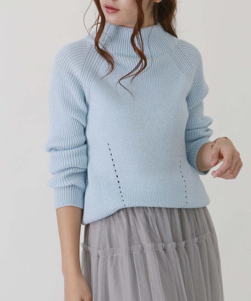 HER CLOSET(ハークローゼット)の「【HERCLOSET】◆WEB限定◆アイレットボトルネックニット(ニット/セーター・レディース・ネイビー/オフホワイト/サックスブルー/ピンク/ラベンダー・M)」の4枚目の写真