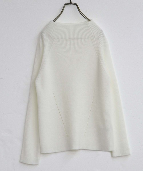 HER CLOSET(ハークローゼット)の「【HERCLOSET】◆WEB限定◆アイレットボトルネックニット(ニット/セーター・レディース・ネイビー/オフホワイト/サックスブルー/ピンク/ラベンダー・M)」の6枚目の写真