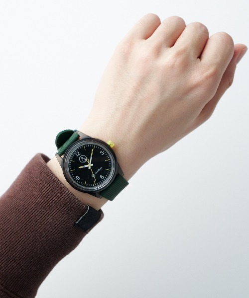 Q&Q(キューアンドキュー)の「Q&Q SmileSolar スマイルソーラー(アナログ腕時計・メンズ・ホワイト/ライトグレー/ネイビー/サックスブルー/ブラック×ホワイト/ダークカーキ/グレー×ホワイト/コバルトブルー/ホワイト×カーキブラウン/ダークネイビー/ホワイト×レッド/グレー系その他/ブラウン系その他・FREE)」の9枚目の写真