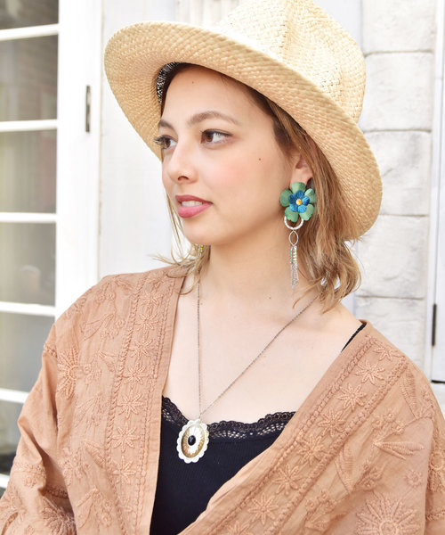 チャイハネ（チャイハネ）の「【チャイハネ】カラフルフラワーメタルフリンジピアス（ピアス（両耳用）・レディース・ピンク/イエロー/ブルー・FREE）」の10枚目の写真