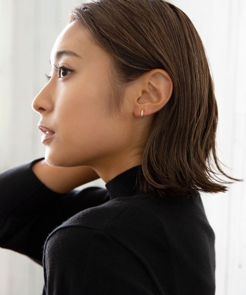 colleca la（コレカラ）の「miniループフィット・ラティスフープイヤリング（イヤリング・レディース・シルバー/ゴールド/ピンクゴールド・ﾌﾘ-）」の11枚目の写真