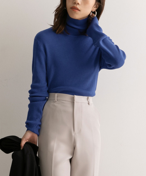 Newlyme（ニューリーミー）の「洗えるシルクタッチリブタートルニット【R】（ニット/セーター・レディース・キナリ/ブラウン/ベージュ/ブルー/ブラック・M-L）」の5枚目の写真