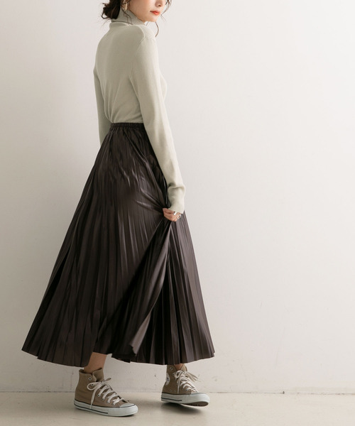 Newlyme（ニューリーミー）の「洗えるシルクタッチリブタートルニット【R】（ニット/セーター・レディース・キナリ/ブラウン/ベージュ/ブルー/ブラック・M-L）」の10枚目の写真