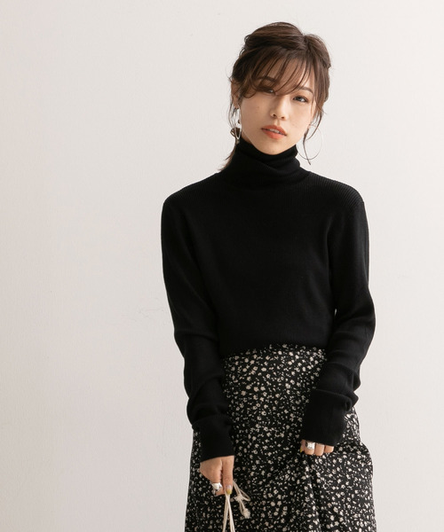 Newlyme（ニューリーミー）の「洗えるシルクタッチリブタートルニット【R】（ニット/セーター・レディース・キナリ/ブラウン/ベージュ/ブルー/ブラック・M-L）」の18枚目の写真