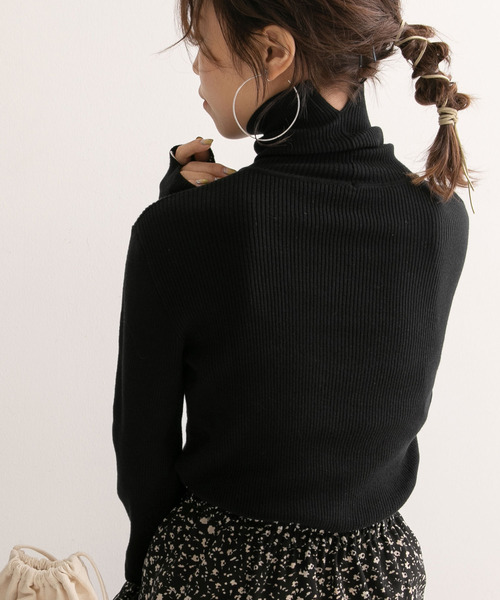 Newlyme（ニューリーミー）の「洗えるシルクタッチリブタートルニット【R】（ニット/セーター・レディース・キナリ/ブラウン/ベージュ/ブルー/ブラック・M-L）」の7枚目の写真