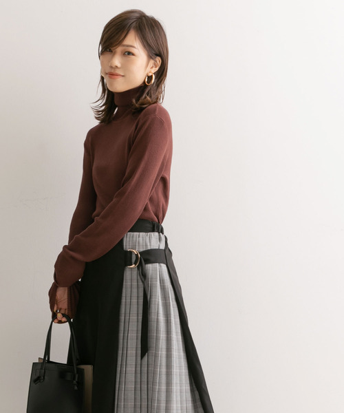 Newlyme（ニューリーミー）の「洗えるシルクタッチリブタートルニット【R】（ニット/セーター・レディース・キナリ/ブラウン/ベージュ/ブルー/ブラック・M-L）」の15枚目の写真