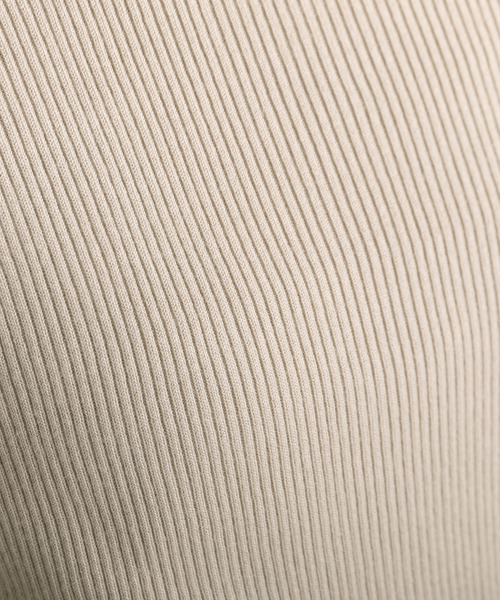 Newlyme（ニューリーミー）の「洗えるシルクタッチリブタートルニット【R】（ニット/セーター・レディース・キナリ/ブラウン/ベージュ/ブルー/ブラック・M-L）」の17枚目の写真