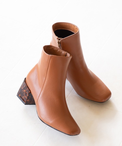 menue(メヌエ)の「ブロックヒール スクエアトゥブーツ(ブーツ・レディース・ブラック/ブラウン/アイボリー・LL/3L/S/M/L/XS)」の1枚目の写真