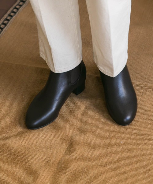 URBAN RESEARCH DOORS（アーバンリサーチドアーズ）の「レザーサイドゴアブーツ（ブーツ・レディース・ブラック/ダークブラウン・MEDIUM/LARGE）」の4枚目の写真
