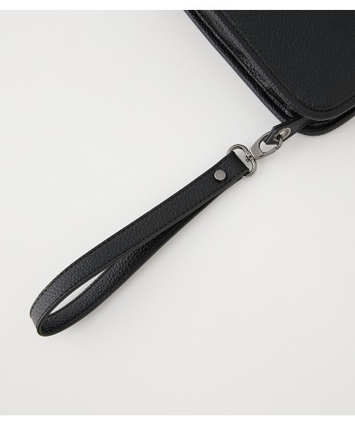 AZUL by moussy（アズールバイマウジー）の「FAUX LEATHER BOX CLUTCH BAG/フェイクレザーボックスクラッチバッグ（クラッチバッグ・メンズ・ブラック・FREE）」の5枚目の写真