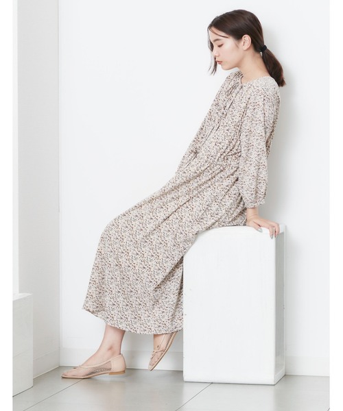 POU DOU DOU(プードゥドゥ)の「シャーリングワンピース(ワンピース・レディース・アイボリー/ブラック・3)」の4枚目の写真