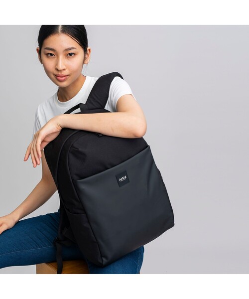 AIGLE(エーグル)の「アーバン バックパック(バックパック/リュック・レディース・ブラック/ダークブルー/モスグリーン/ダークネイビー・FREE)」の5枚目の写真