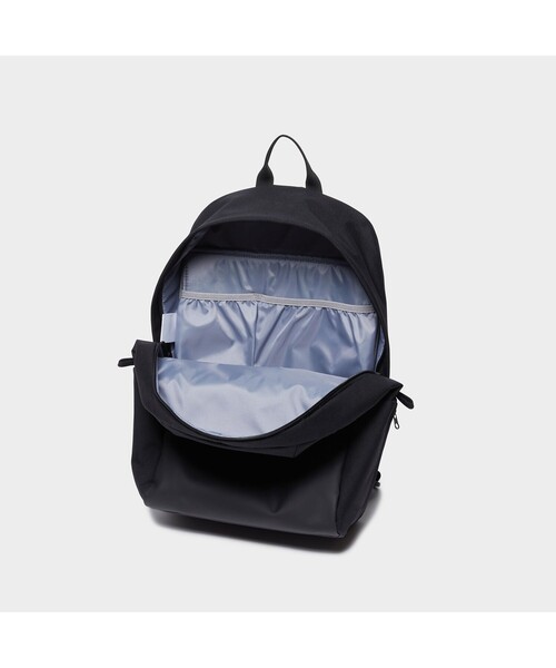 AIGLE(エーグル)の「アーバン バックパック(バックパック/リュック・レディース・ブラック/ダークブルー/モスグリーン/ダークネイビー・FREE)」の13枚目の写真