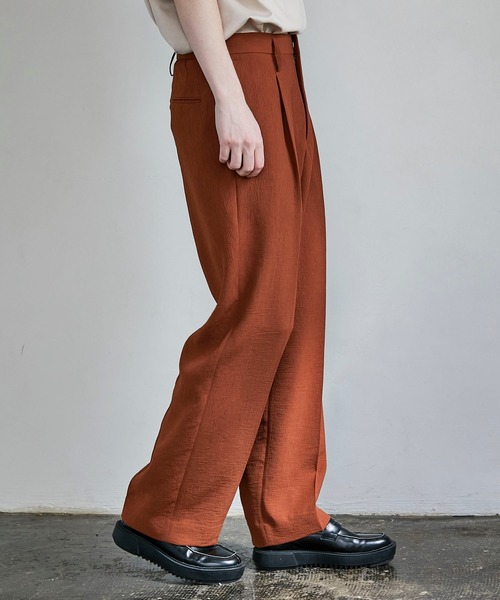 UNITED TOKYO（ユナイテッドトウキョウ）の「クレープワイドスラックス（スラックス・メンズ・ブラック/ブラウン・2/1/3）」の16枚目の写真