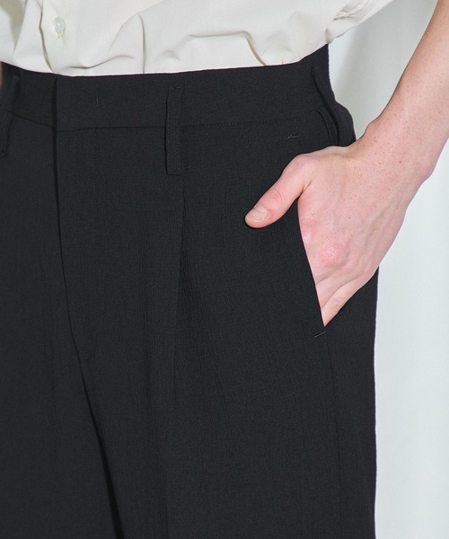 UNITED TOKYO（ユナイテッドトウキョウ）の「クレープワイドスラックス（スラックス・メンズ・ブラック/ブラウン・2/1/3）」の18枚目の写真