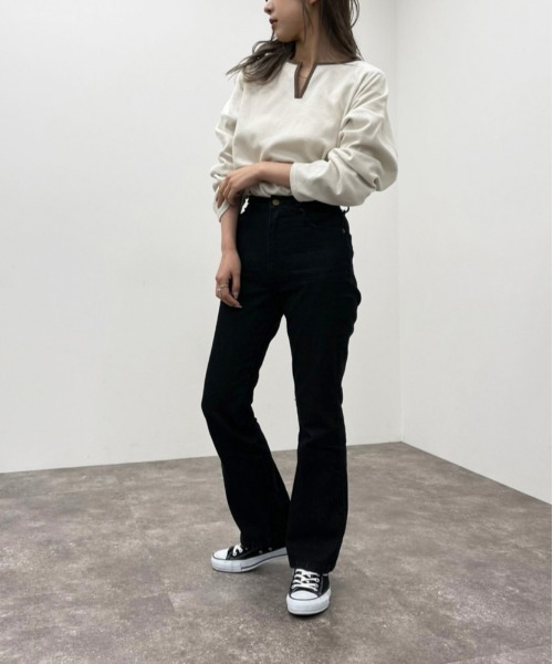 apres jour mignon(アプレジュールミニョン)の「楊柳カットキーネックトップス 【ZOZOTOWN限定アイテム】(Tシャツ/カットソー・レディース・アイボリー/カーキ/グレイッシュベージュ・X-LARGE/フリー)」の13枚目の写真