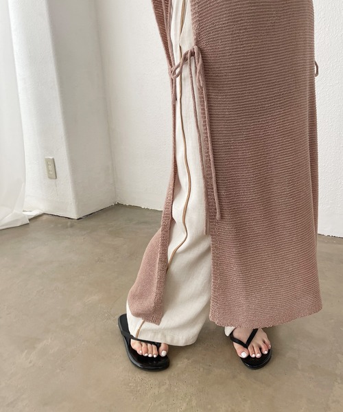 Shelly island（シェリーアイランド）の「テープヤーンロングジレ/ロングベスト（ニット/セーター・レディース・ホワイト/モカ・FREE）」の14枚目の写真