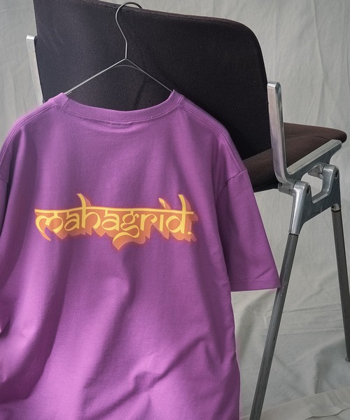 MAHAGRID（マハグリッド）の「【mahagrid/マハグリッド】 SANSKRIT LOGO TEE（Tシャツ/カットソー・メンズ・ネイビー/ホワイト/パープル・X-LARGE/MEDIUM/LARGE/SMALL）」の3枚目の写真