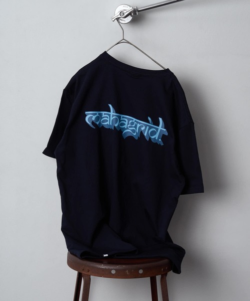 MAHAGRID（マハグリッド）の「【mahagrid/マハグリッド】 SANSKRIT LOGO TEE（Tシャツ/カットソー・メンズ・ネイビー/ホワイト/パープル・X-LARGE/MEDIUM/LARGE/SMALL）」の10枚目の写真