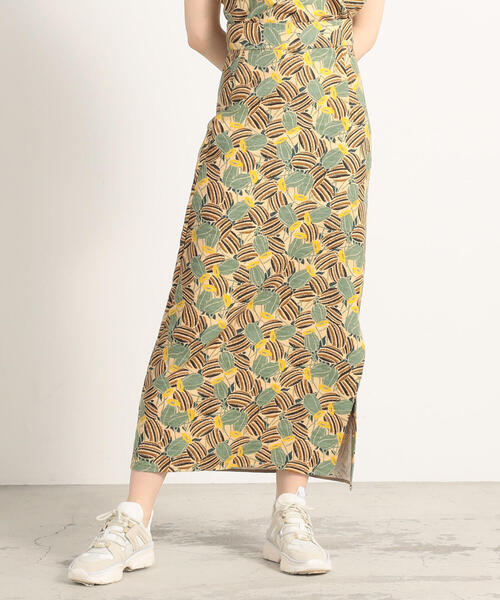 BACCA（バッカ）の「エクゾチックフラワー  ロングセミタイトスカート（スカート・レディース・ベージュ系その他・36/34）」の3枚目の写真