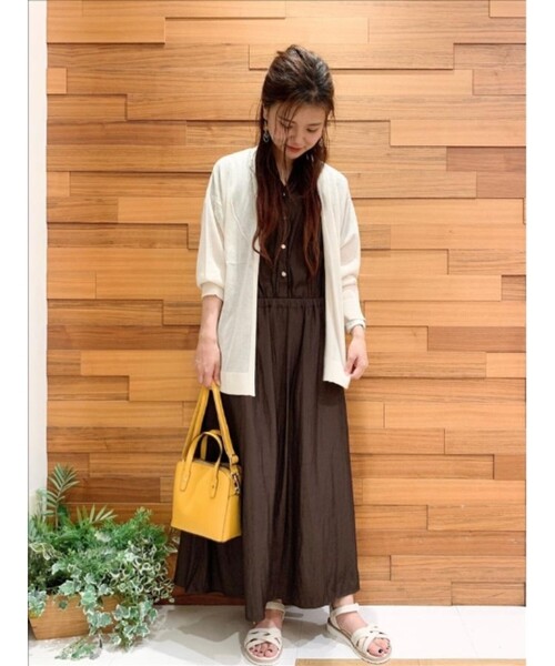 SHOO・LA・RUE(シューラルー)の「◆ダブルクロスストラップサンダル(サンダル・レディース・ダークブラウン/ナチュラル/ベージュ・25/35/45)」の11枚目の写真