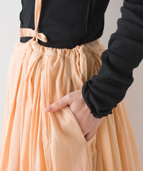 OMNES（オムネス）の「綿サテンガーゼ 吊り紐付き2重バルーンスカート（スカート・レディース・グレー系その他/サーモンピンク/チャコール・FREE）」の6枚目の写真