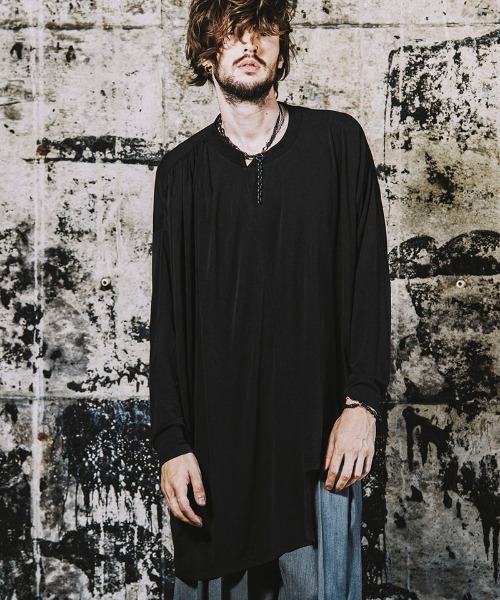 NO ID.(ノーアイディ)の「mlt3465-アシンメトリーギャザーBIG-PO プルオーバー(Tシャツ/カットソー・メンズ・ホワイト/オレンジ/ブルー/ブラック・ONE SIZE)」の7枚目の写真