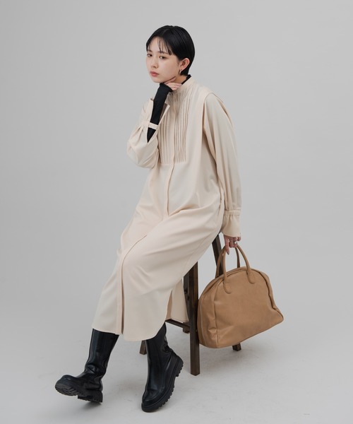 Aunt Marie's(アントマリーズ)の「ショルダータックピンタックシャツワンピース(ワンピース・レディース・ベージュ/アイボリー/ブラック/ナチュラル/ブルー・FREE)」の17枚目の写真