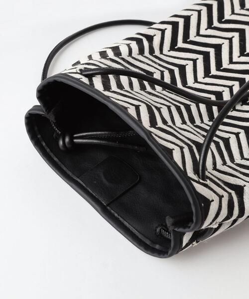 green label relaxing（グリーンレーベルリラクシング）の「トール ジャカード ドロスト ハンド ショルダー 2WAY バッグ（ショルダーバッグ・レディース・ブラック/ブラウン/ライム・FREE）」の12枚目の写真