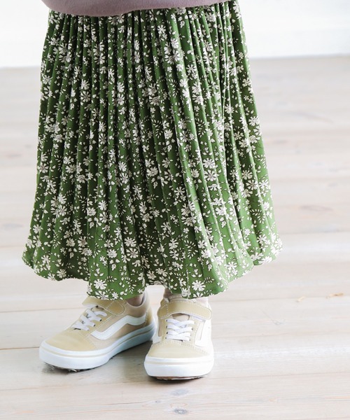 pairmanon(ペアマノン)の「【ママとおそろい】アコーディオンプリーツロング総柄スカート(その他パンツ・キッズ・ベージュ系その他/グリーン系その他/ブラウン系その他3/ブルー系その他2/ライトパープル/ブルー系その他3/ピンク系その他/グリーン/ブラック×ホワイト/レオパード/ブラック系その他2/ホワイト系その他/ブラウン系その他2・100/110/120/130/140/150/90)」の7枚目の写真